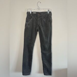 GAP Denim 1969 Legging Jean in Faded Black, Gray Size 26 Regular 26R